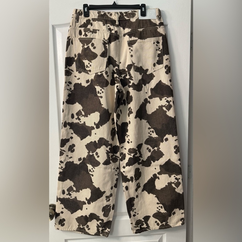 BoohooMAN Tall Washed Baggy Fit Cow Print Jeans - Picture 7 of 14